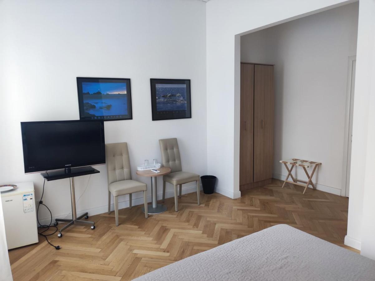 Piazza Goldoni Rooms Trieste Exterior photo