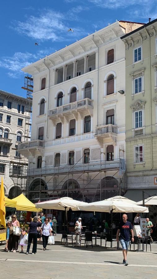 Piazza Goldoni Rooms Trieste Exterior photo