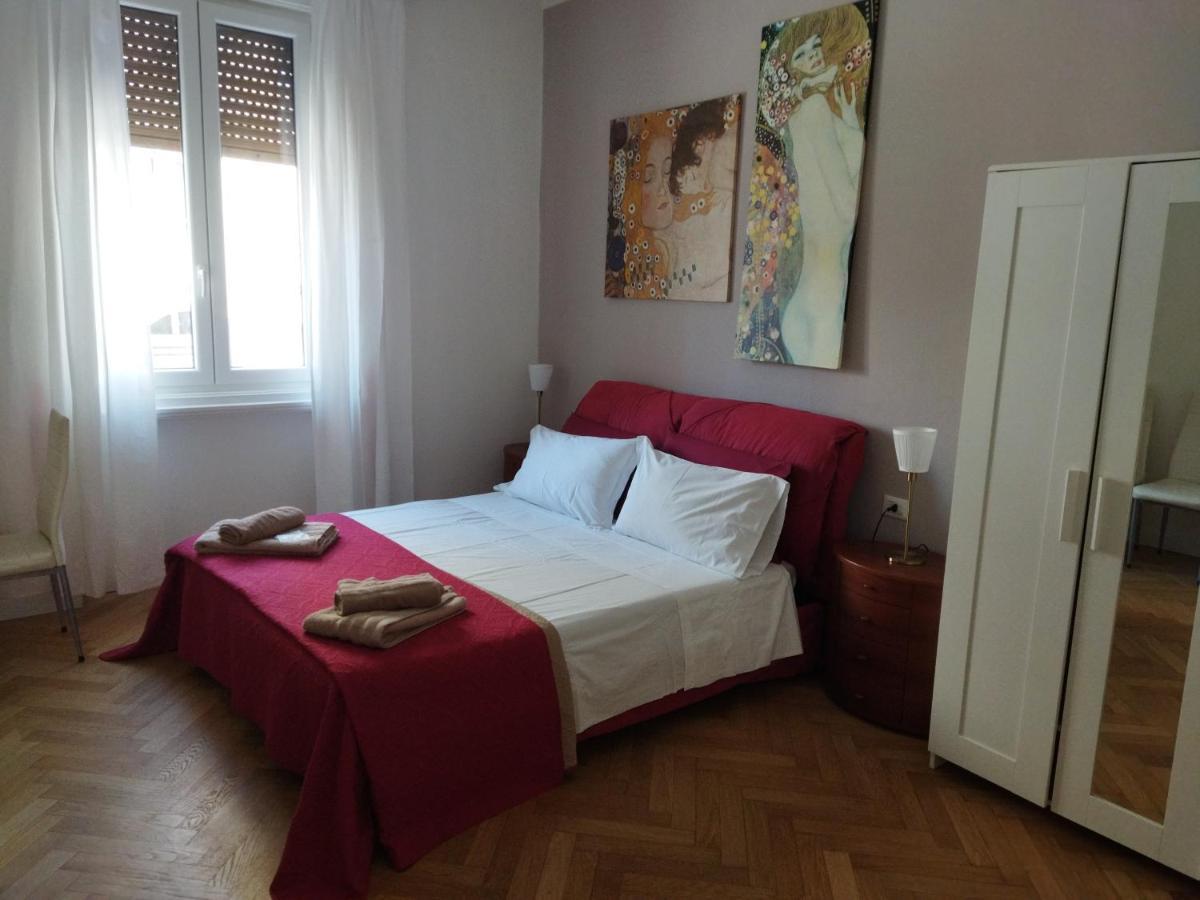 Piazza Goldoni Rooms Trieste Exterior photo
