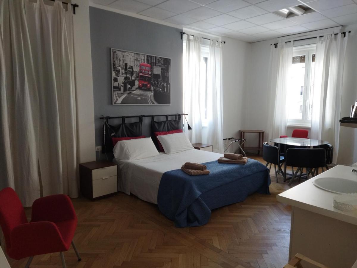 Piazza Goldoni Rooms Trieste Exterior photo